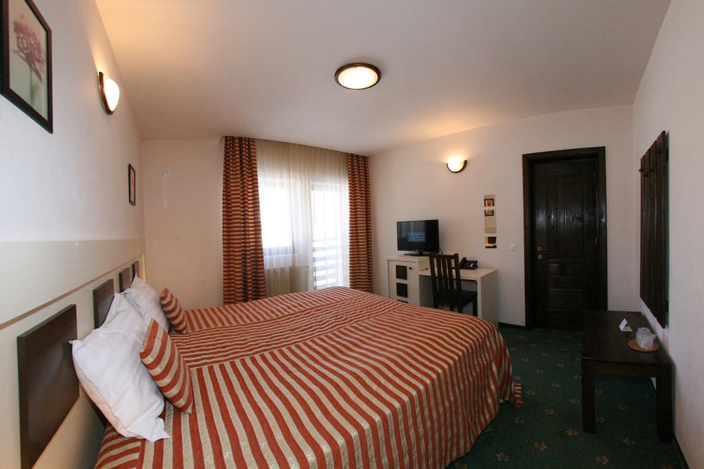 Draga Maria 3*